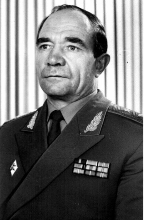 генерал-лейтенант Анатолий Кириллов - 14-й Командующий 2-й гв. ТА , с августа 1974 г. по июнь 1976 г.